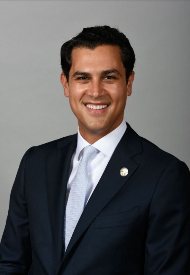 Portrait of Dani Isaacsohn